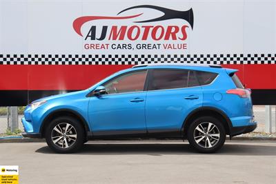 2017 Toyota RAV4 - Thumbnail