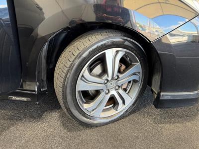 2015 Honda Grace - Thumbnail