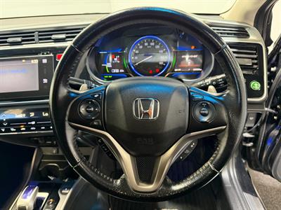 2015 Honda Grace - Thumbnail