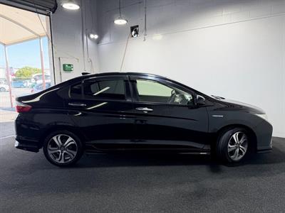 2015 Honda Grace - Thumbnail