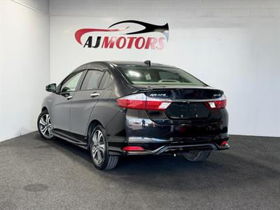 2015 Honda Grace - Thumbnail