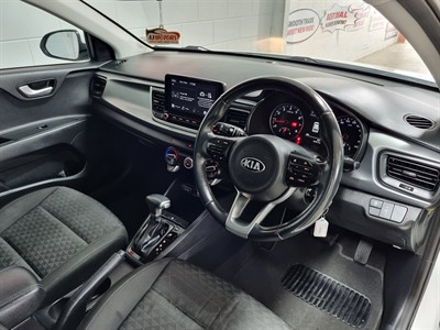 2020 Kia Rio - Thumbnail