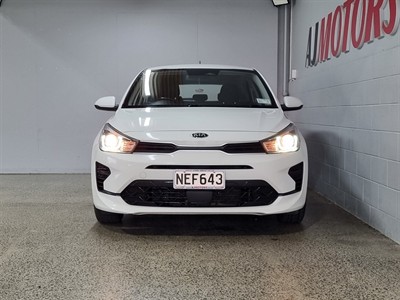 2020 Kia Rio - Thumbnail