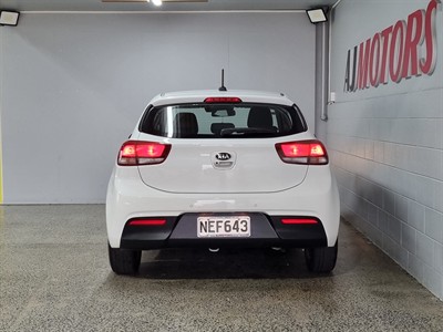 2020 Kia Rio - Thumbnail