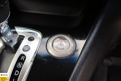 2015 Nissan Serena - Thumbnail