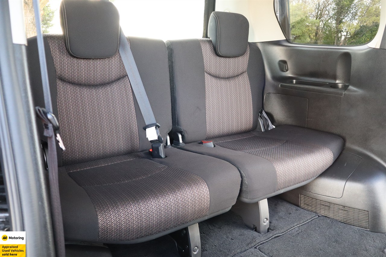 2015 Nissan Serena