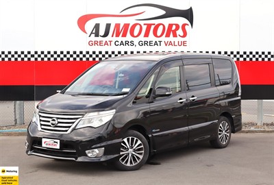 2015 Nissan Serena - Thumbnail