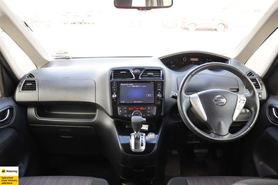 2015 Nissan Serena - Thumbnail