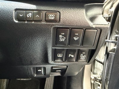 2014 Lexus IS 300h - Thumbnail