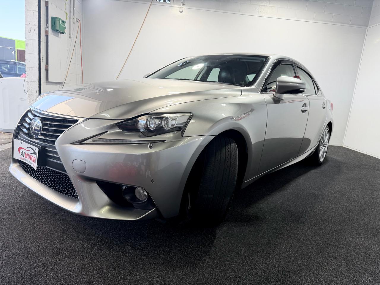 2014 Lexus IS 300h