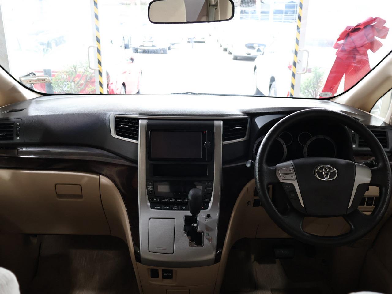 2014 Toyota Alphard