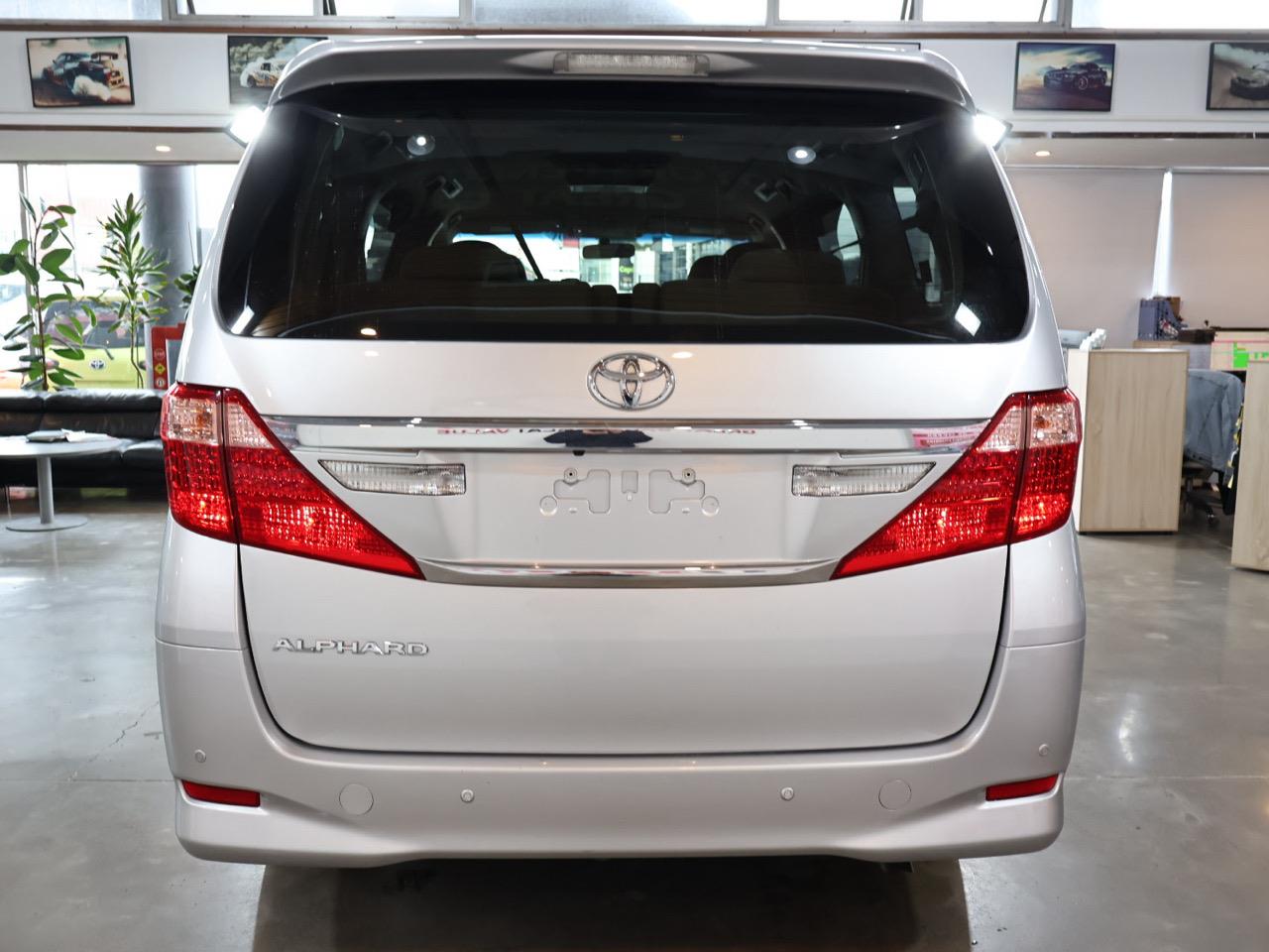 2014 Toyota Alphard