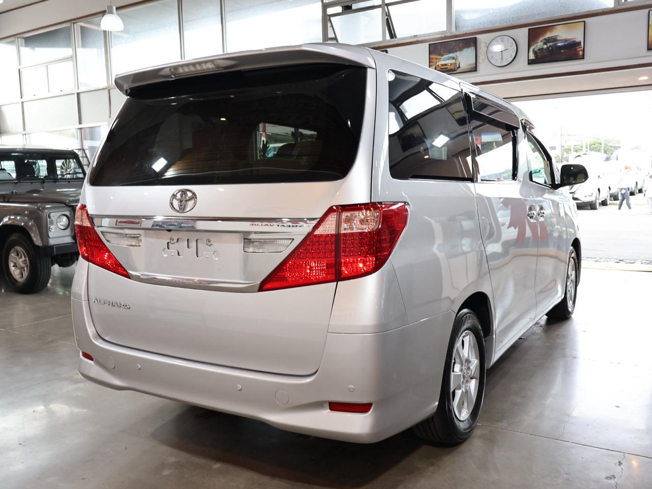 2014 Toyota Alphard