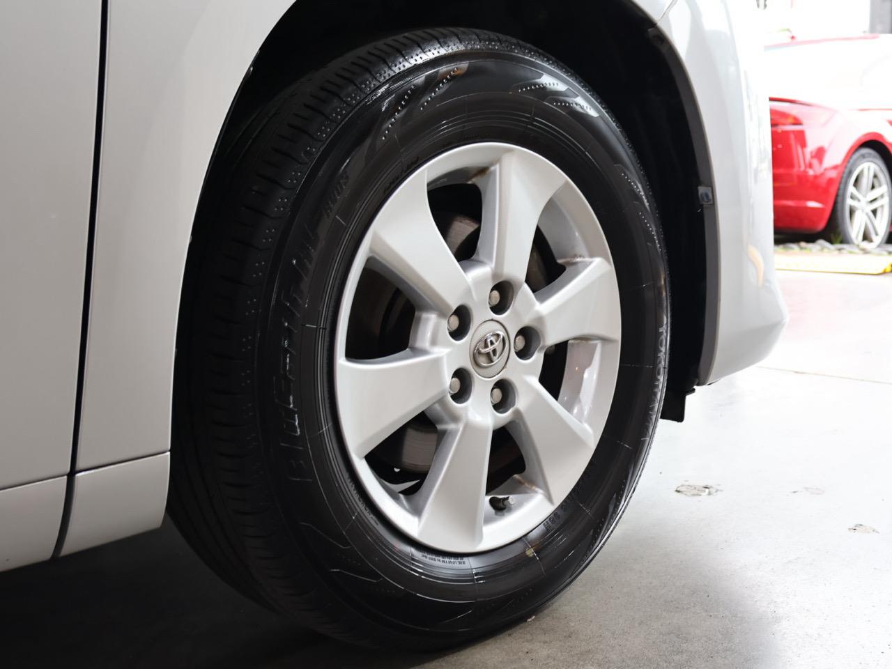 2014 Toyota Alphard