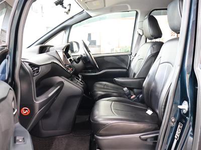 2014 Toyota Voxy - Thumbnail