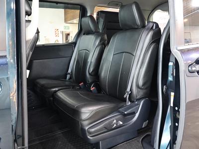 2014 Toyota Voxy - Thumbnail