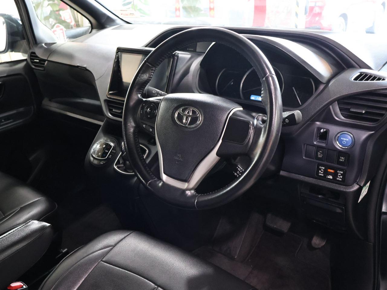 2014 Toyota Voxy