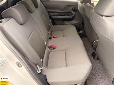 2017 Toyota Aqua - Thumbnail