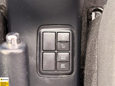 2017 Toyota Aqua - Thumbnail