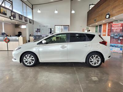 2017 Toyota Corolla - Thumbnail