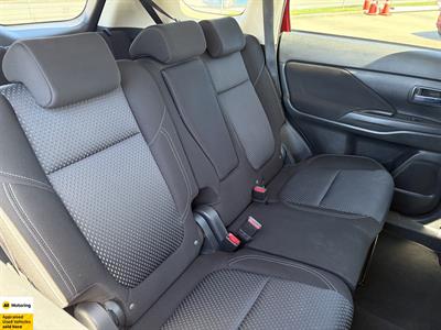 2021 Mitsubishi Outlander - Thumbnail