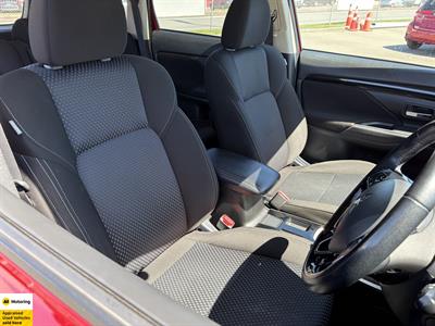 2021 Mitsubishi Outlander - Thumbnail