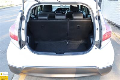 2015 Toyota Aqua - Thumbnail