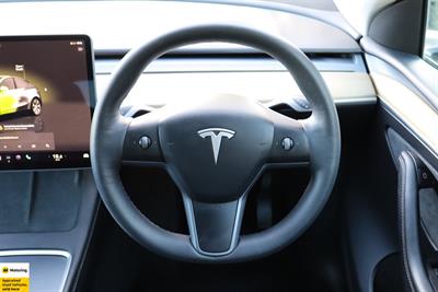 2022 Tesla Model Y - Thumbnail