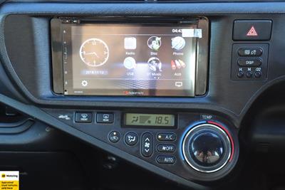 2015 Toyota Aqua - Thumbnail
