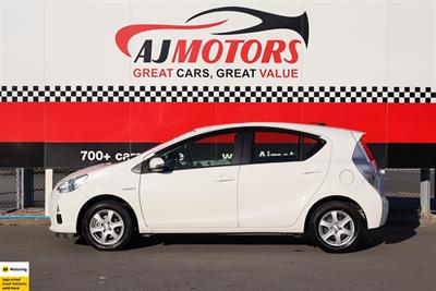 2015 Toyota Aqua - Thumbnail