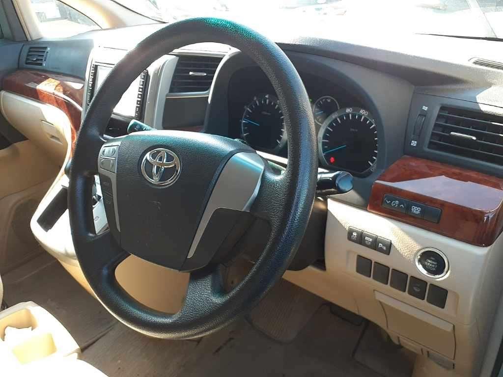 2010 Toyota Alphard