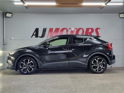 2017 Toyota C-HR - Thumbnail