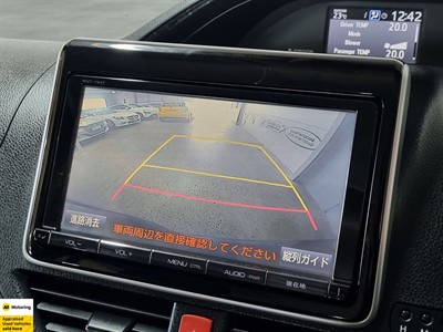 2015 Toyota Esquire - Thumbnail