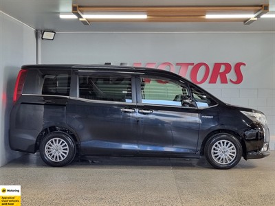 2015 Toyota Esquire - Thumbnail