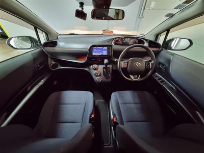 2017 Toyota Sienta - Thumbnail
