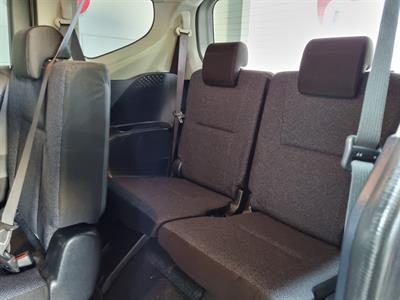 2017 Toyota Sienta - Thumbnail