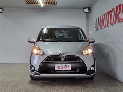 2017 Toyota Sienta - Thumbnail