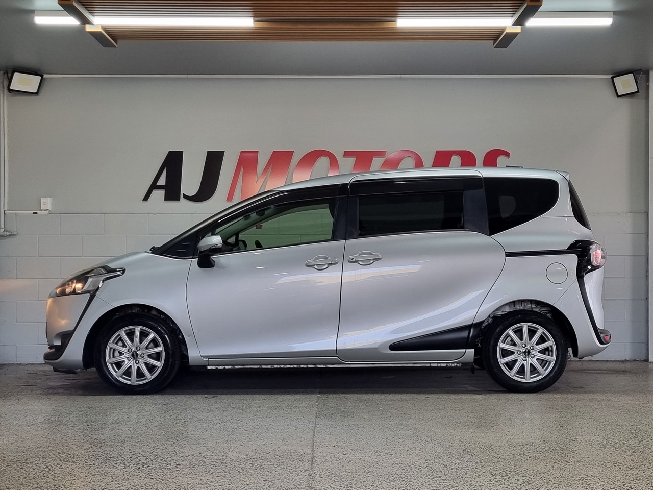2017 Toyota Sienta