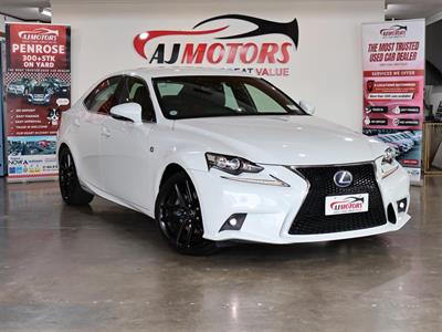 2015 Lexus IS 300h