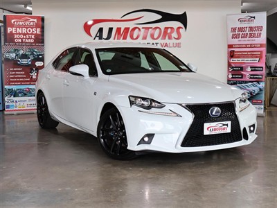 2015 Lexus IS 300h