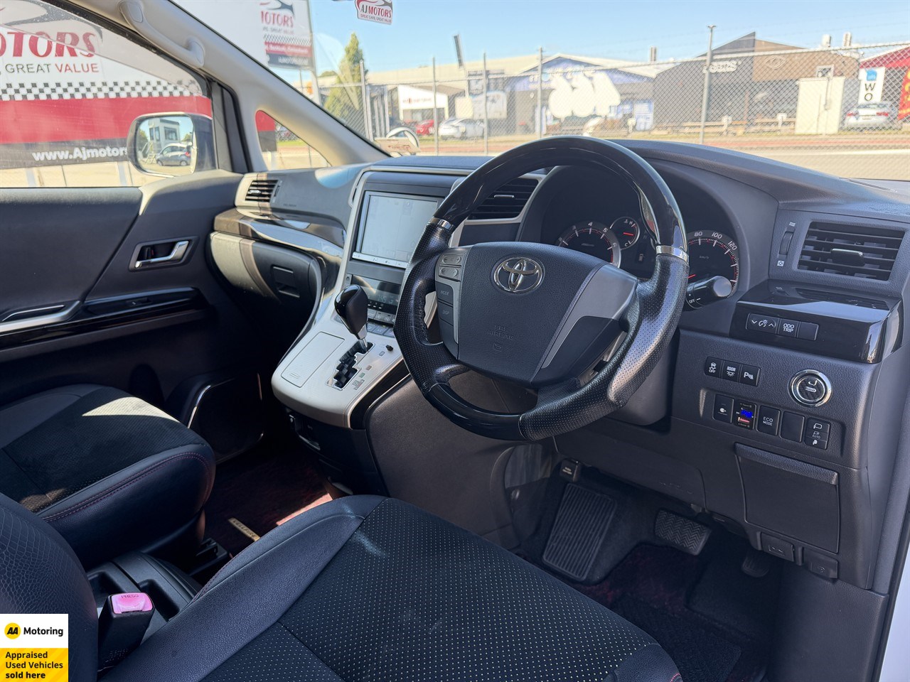 2014 Toyota Vellfire