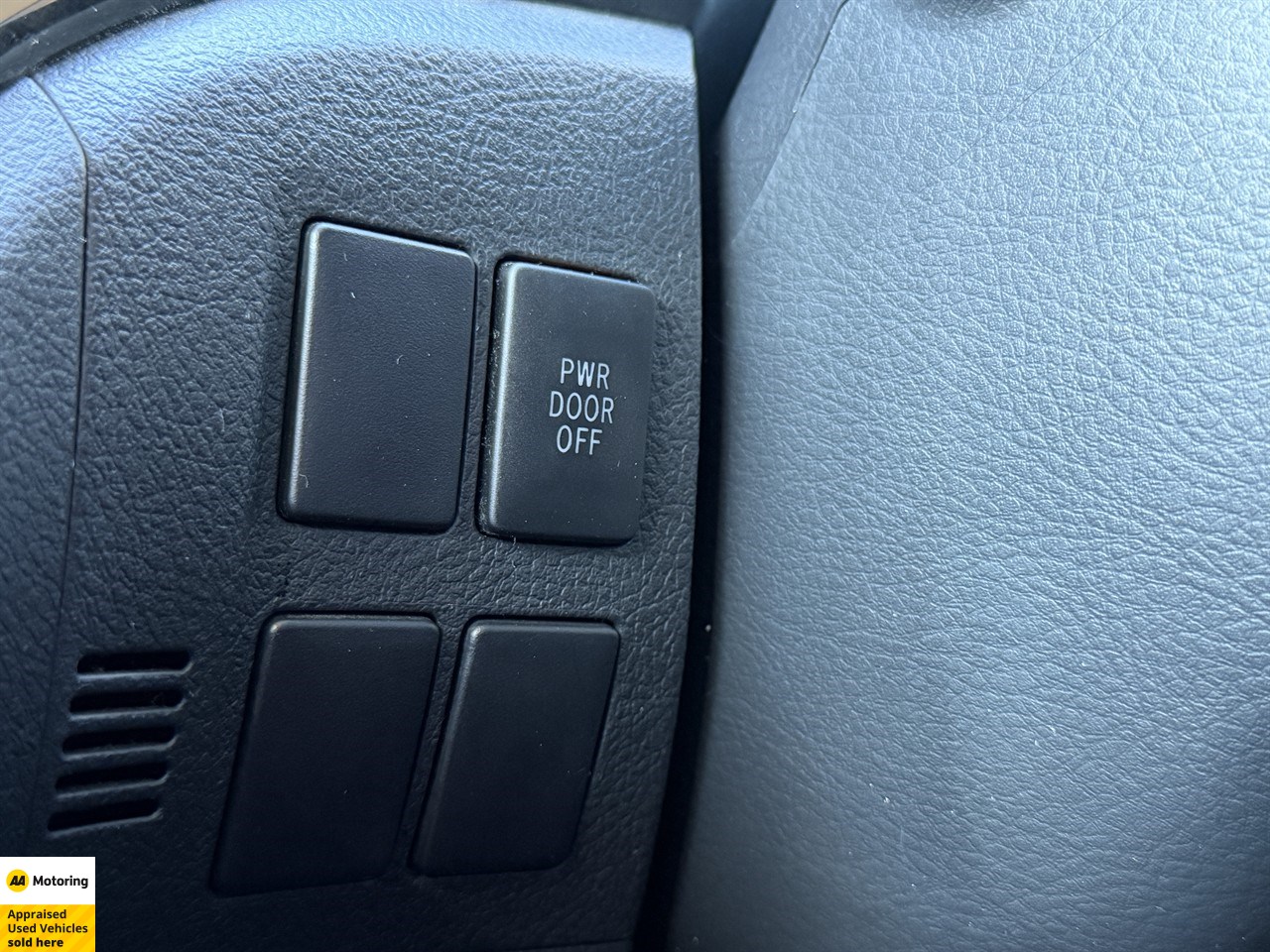 2014 Toyota Vellfire