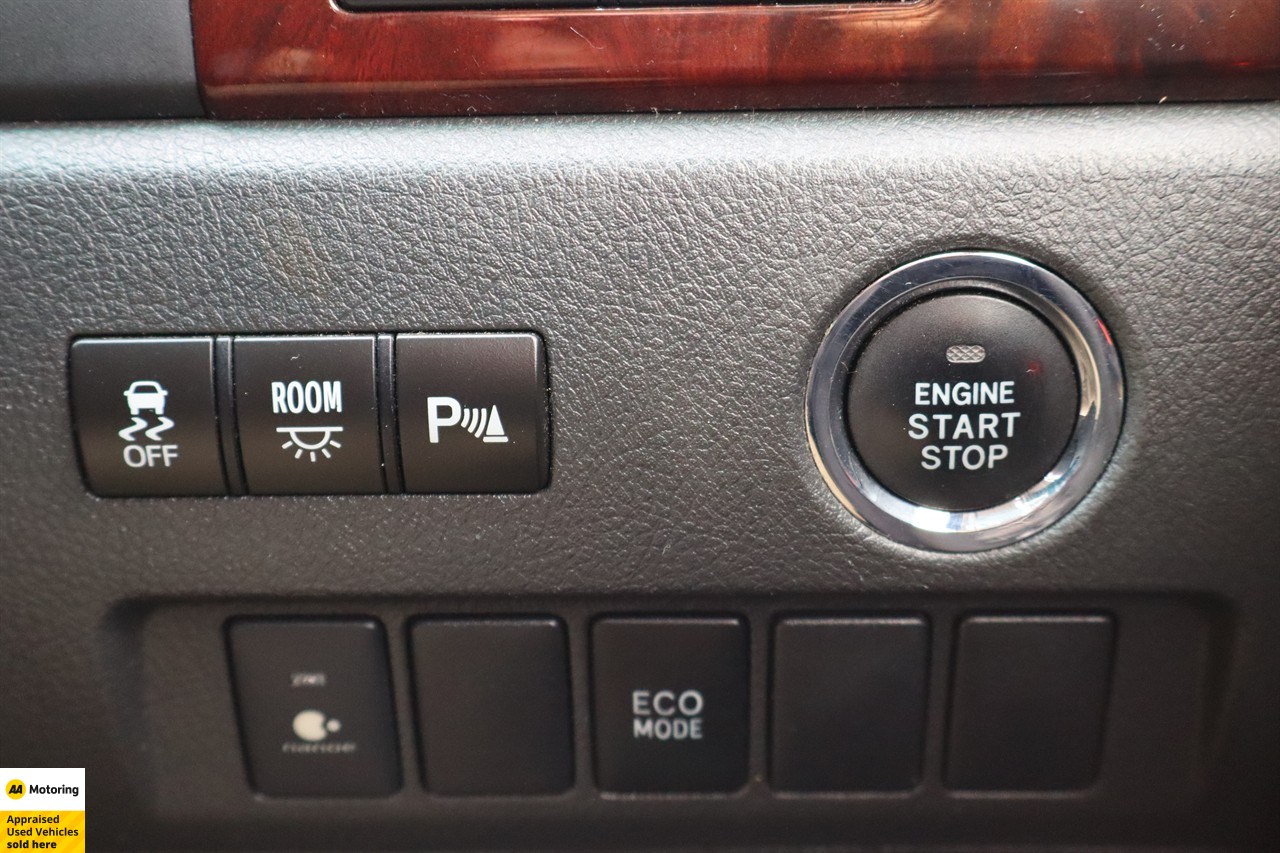 2013 Toyota Vellfire