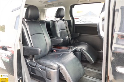 2013 Toyota Vellfire - Thumbnail