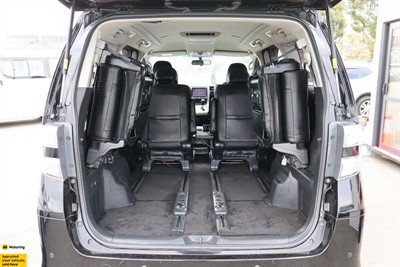 2013 Toyota Vellfire - Thumbnail