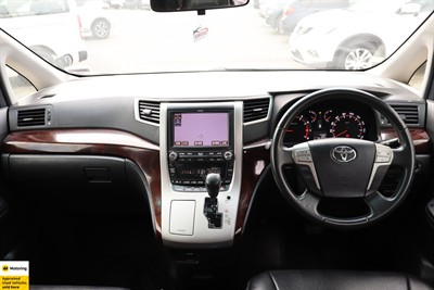 2013 Toyota Vellfire - Thumbnail