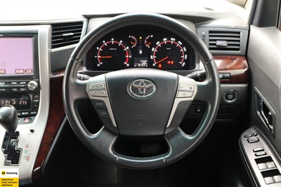 2013 Toyota Vellfire - Thumbnail