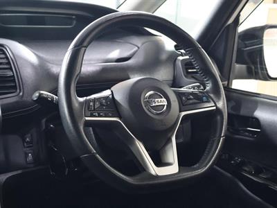 2017 Nissan Serena - Thumbnail