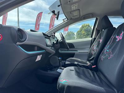 2012 Toyota Aqua - Thumbnail