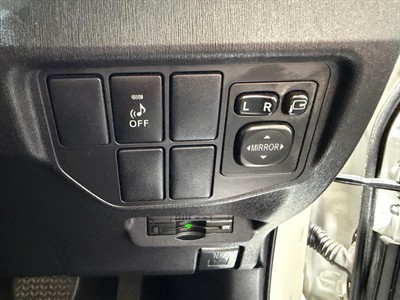 2015 Toyota Prius - Thumbnail